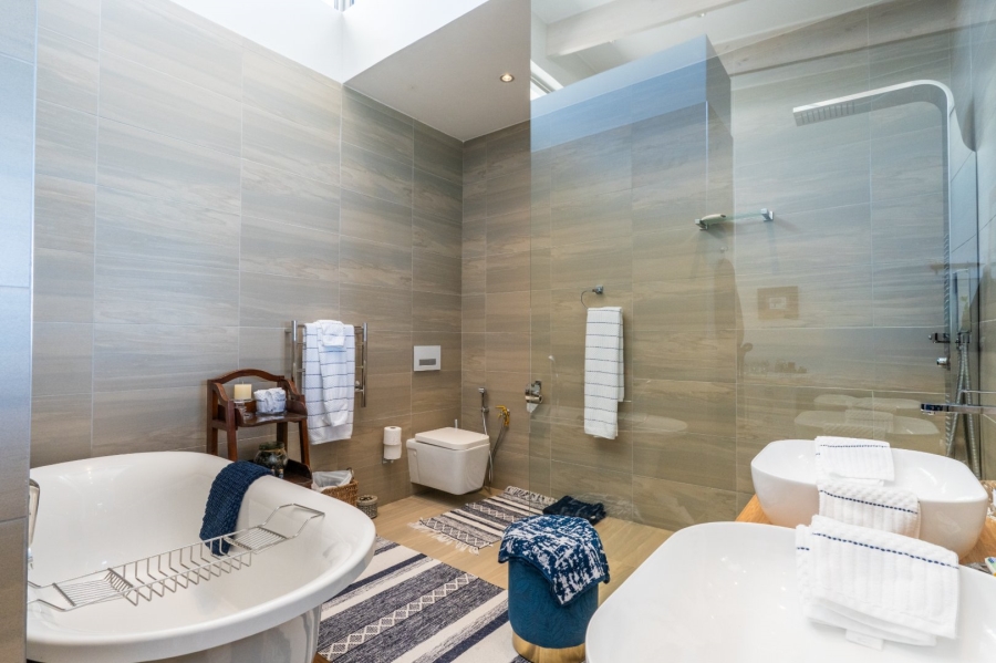 5 Bedroom Property for Sale in Wilderness Heights Western Cape